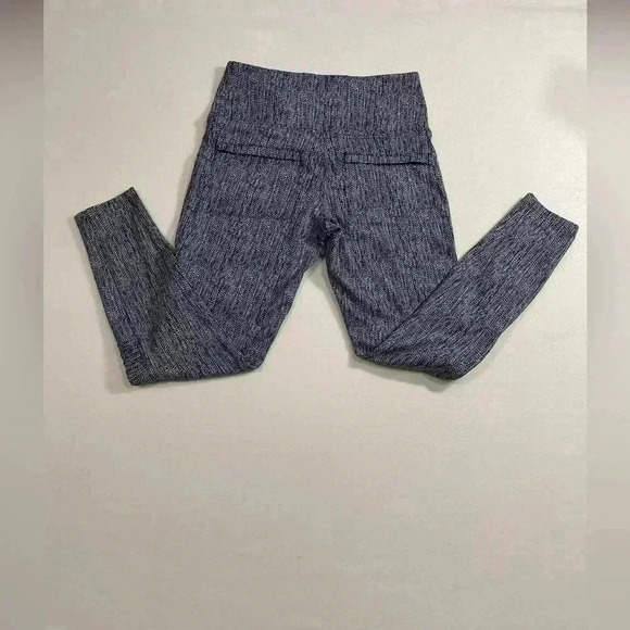 Athleta Delancey Textured Moto Tight Womens Med. Black White Ankle Zip like new - Picture 2 of 7